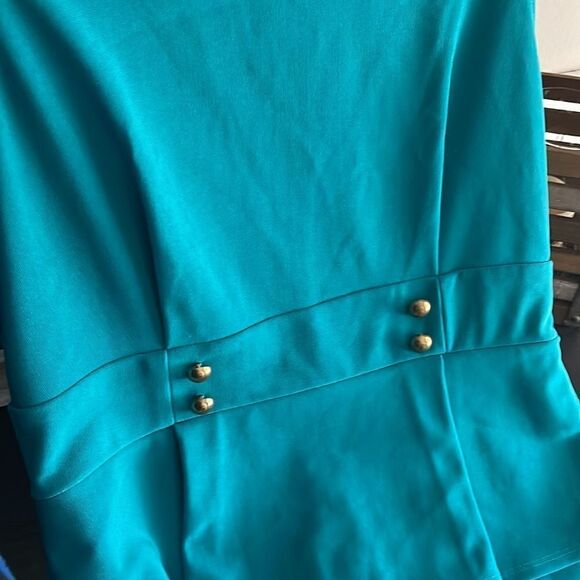 Sleek Teal Peplum Dress with Gold Detail - Picture 7 of 7